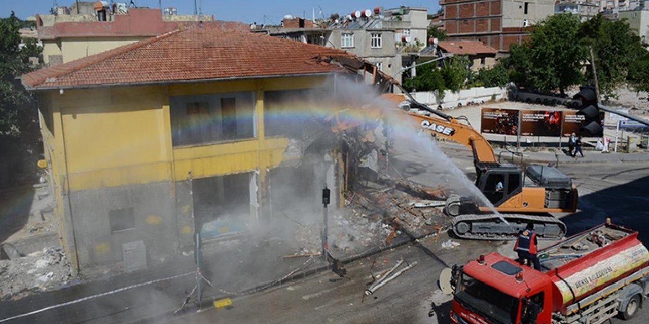 Adıyaman'da yıkım devam ediyor