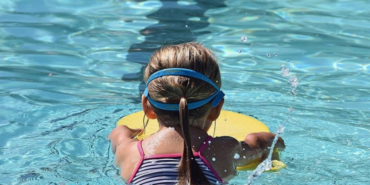 Çocuklarıyla havuza giden ebeveynlere uyarı!