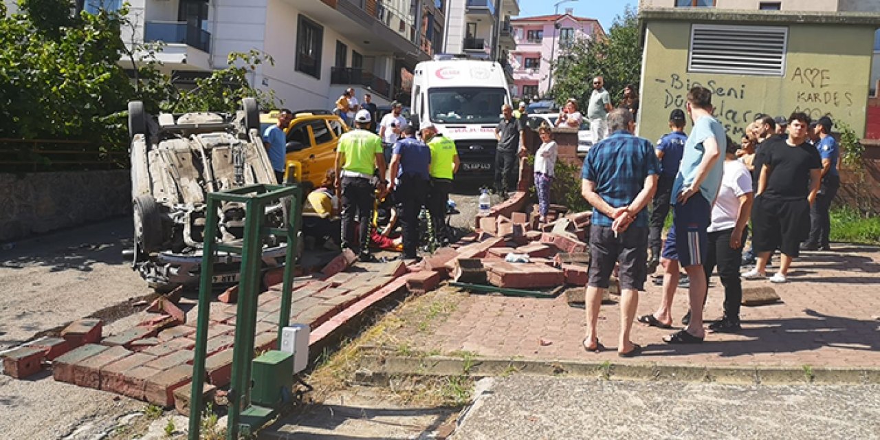 Taksiyle çarpışan otomobil takla attı: 1 yaralı