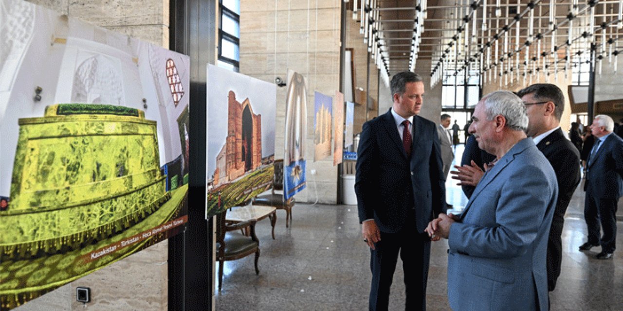 Ankara'daki "Söğüt Gölgesi" sergisi konukları büyüledi