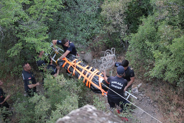 Ankara'da serinlemek için çaya giren genç boğuldu