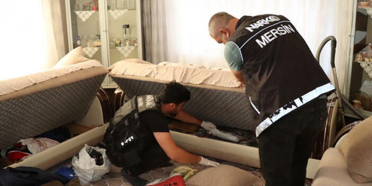 Sahte kimlik ve pasaport operasyonu: 14 gözaltı