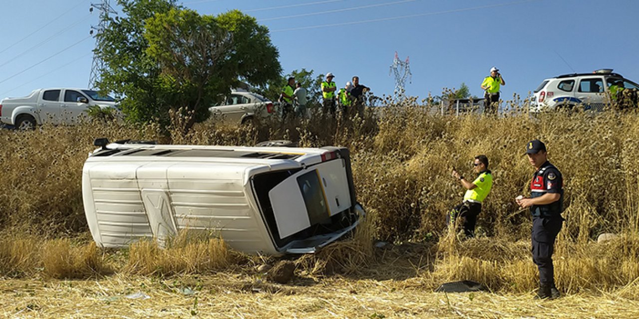 Servis minibüsü şarampole yuvarlandı: 7 yaralı