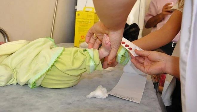 Aşı ve topuk kanı taramasını reddeden aileye dava açıldı! Yenidoğan bebeklerden neden topuk kanı alınır?