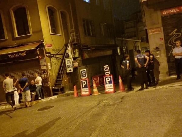 İstanbul Beyoğlu'nda silahlı kavga: 3 kişi yaralandı