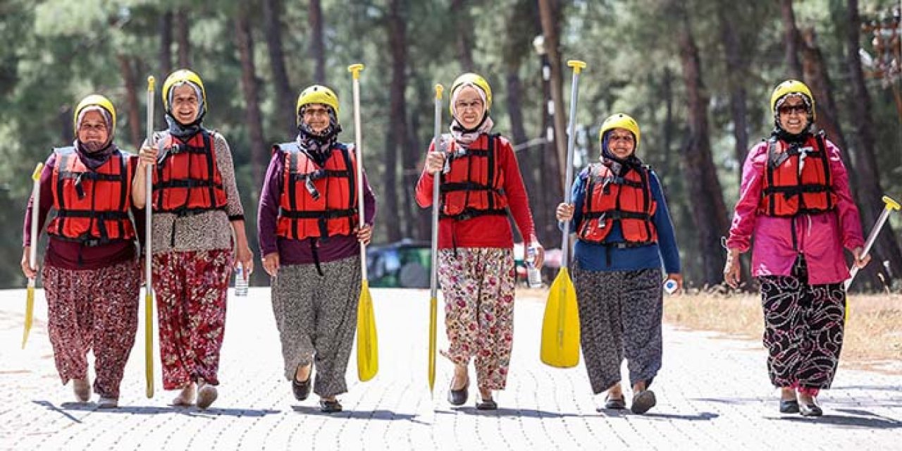 Bursalı kadınların rafting sevinci