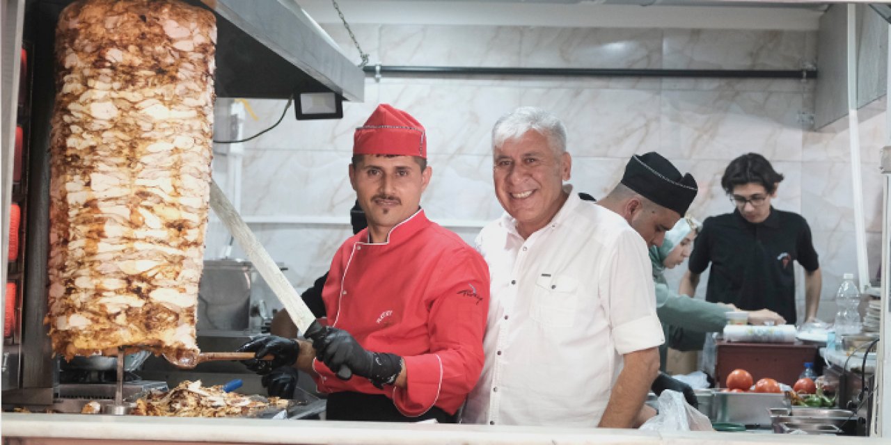 Hürel Mahallesi’nde lezzet şöleni: Hatay’dan döner