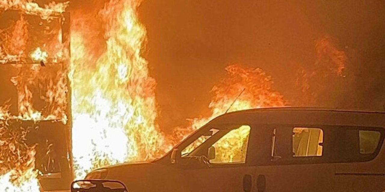 Otomobilde çıkan yangın birçok yere sıçradı