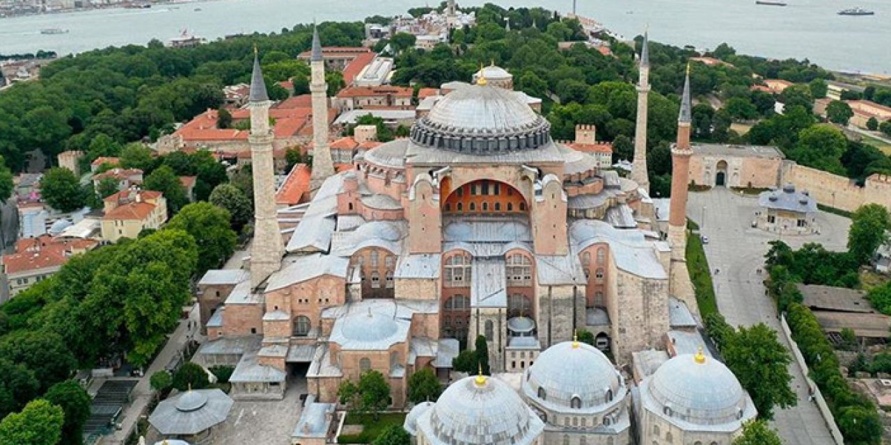 Ayasofya ne demek, Ayasofya’nın Türkçesi nedir?