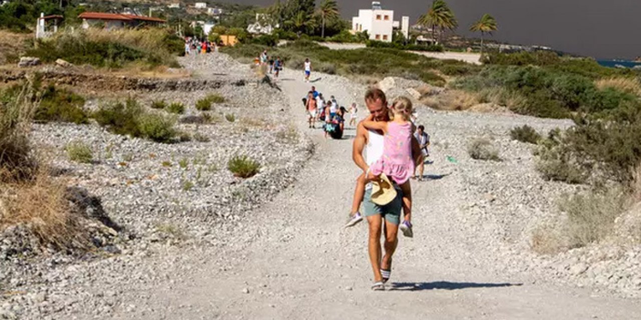 Yunanistan’da yangın devam ediyor: Rodos’taki Türklerin tahliyesi yapılıyor