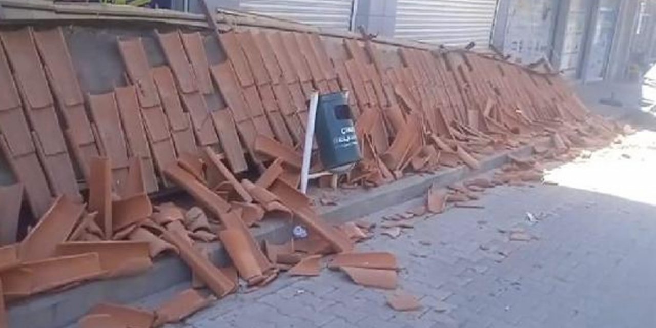 4 işyerinin çatısı çöktü: Yaralanan olmadı