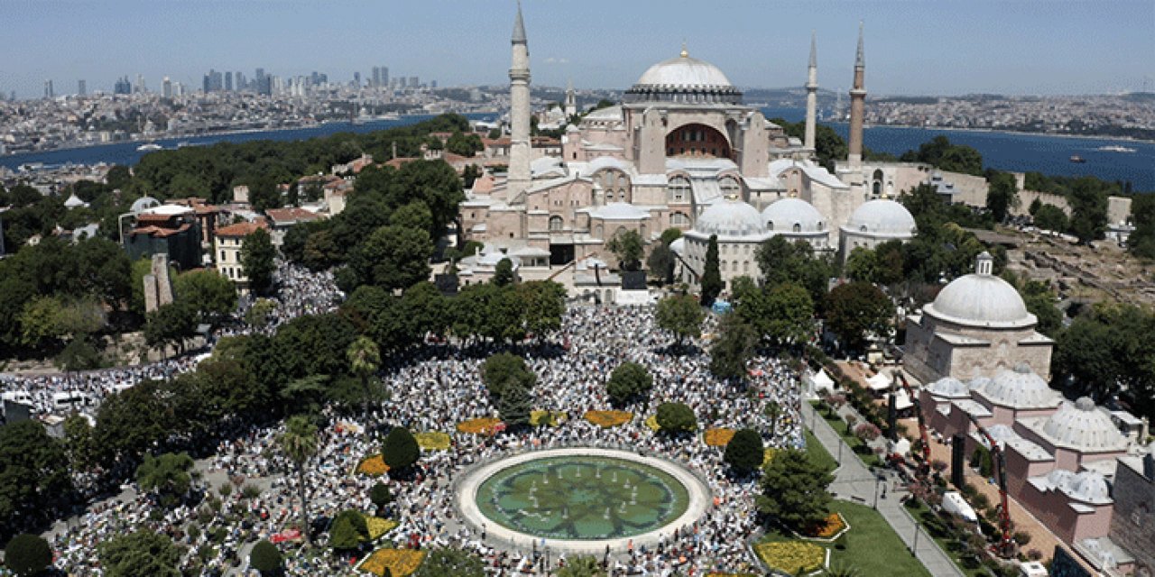 Ayasofya-i Kebir Cami-i Şerifi üç yıl önce ibadete açıldı