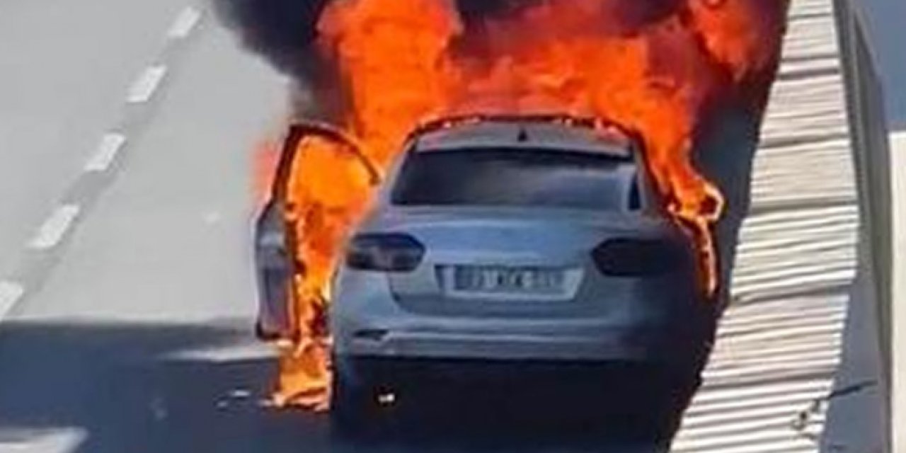 Otomobil seyir halindeyken alev aldı