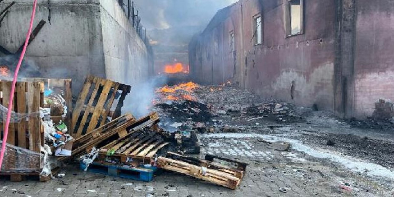 Eskişehir'de palet fabrikasında yangın çıktı