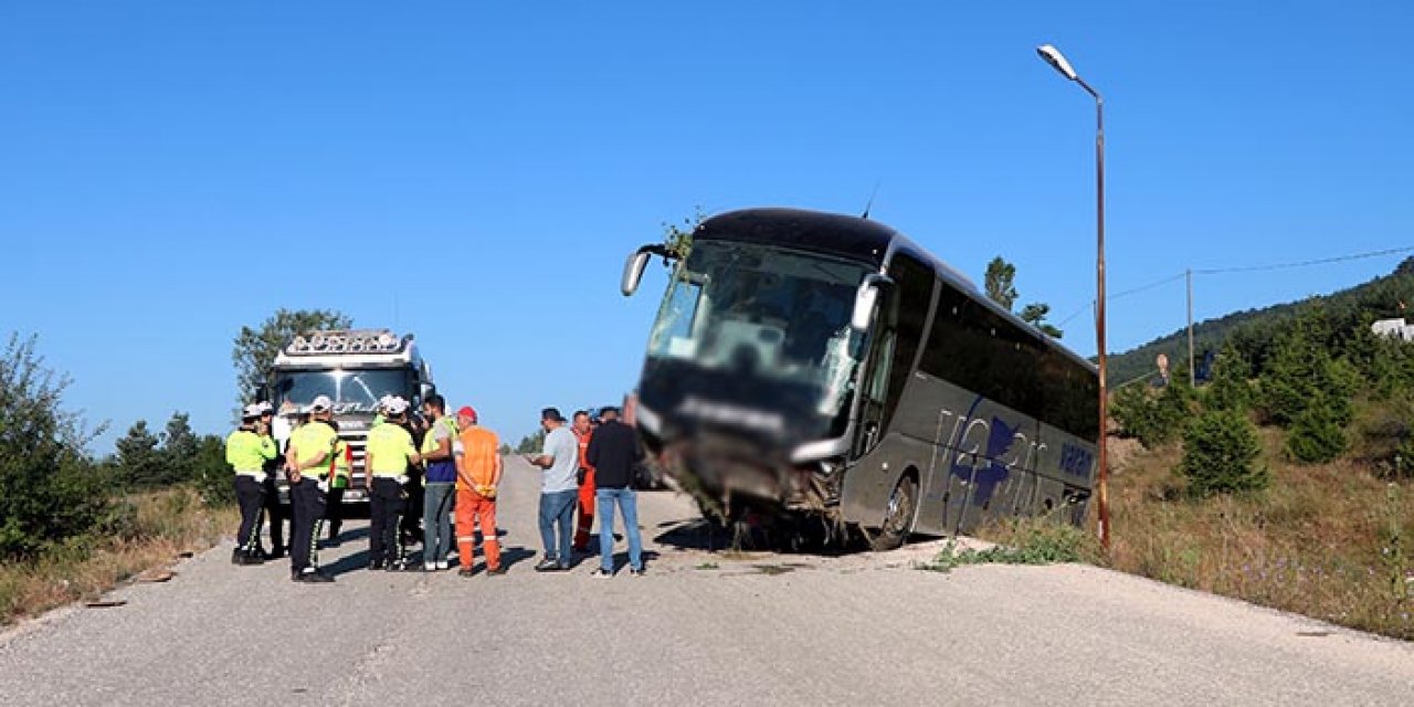 Bolu'da feci kaza: 14 yaralı