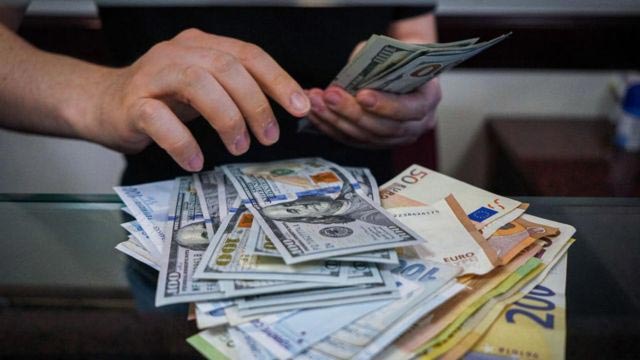 Serbest piyasada Dolar ve Avro güne nasıl başladı?