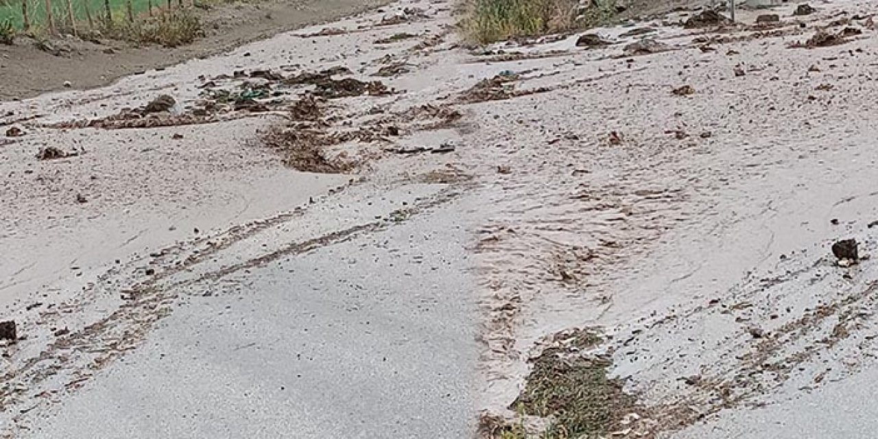 Van’da sağanak yağış: Yaz ortasında sel!