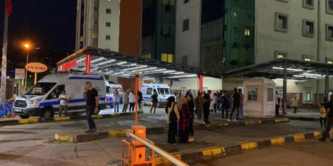 Hastane önünde rast gele ateş etti: 5 kişi yaralandı