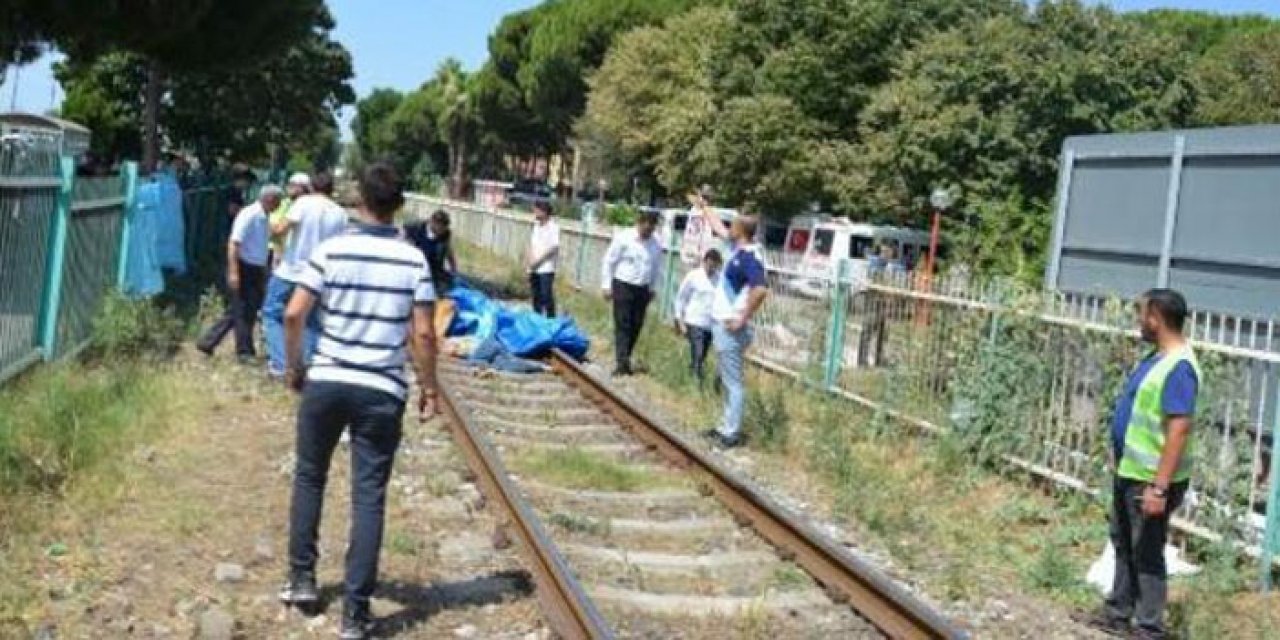 Trenin çarptığı kişi hayatını kaybetti
