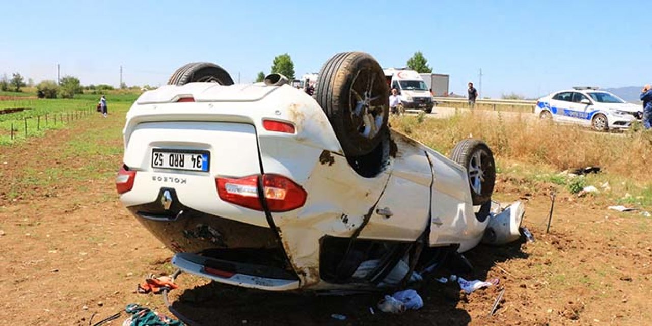 Park halindeki otomobile çarptı: 2 ölü 4 yaralı