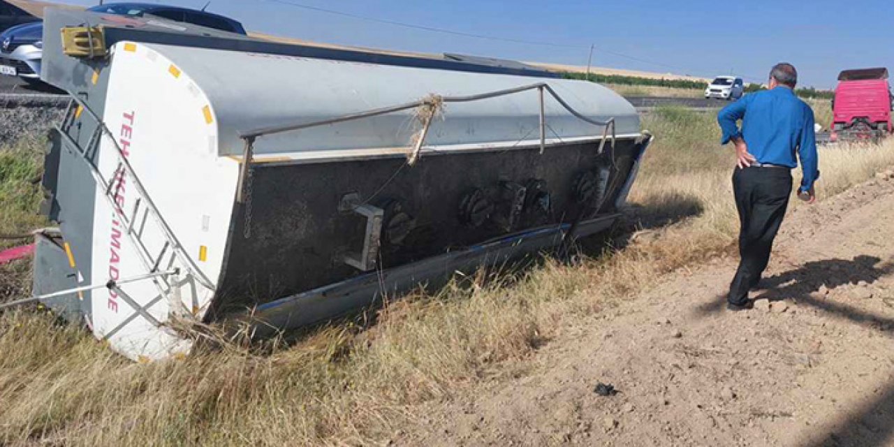 Tanker şarampole devrildi: Sürücüsü yaralı