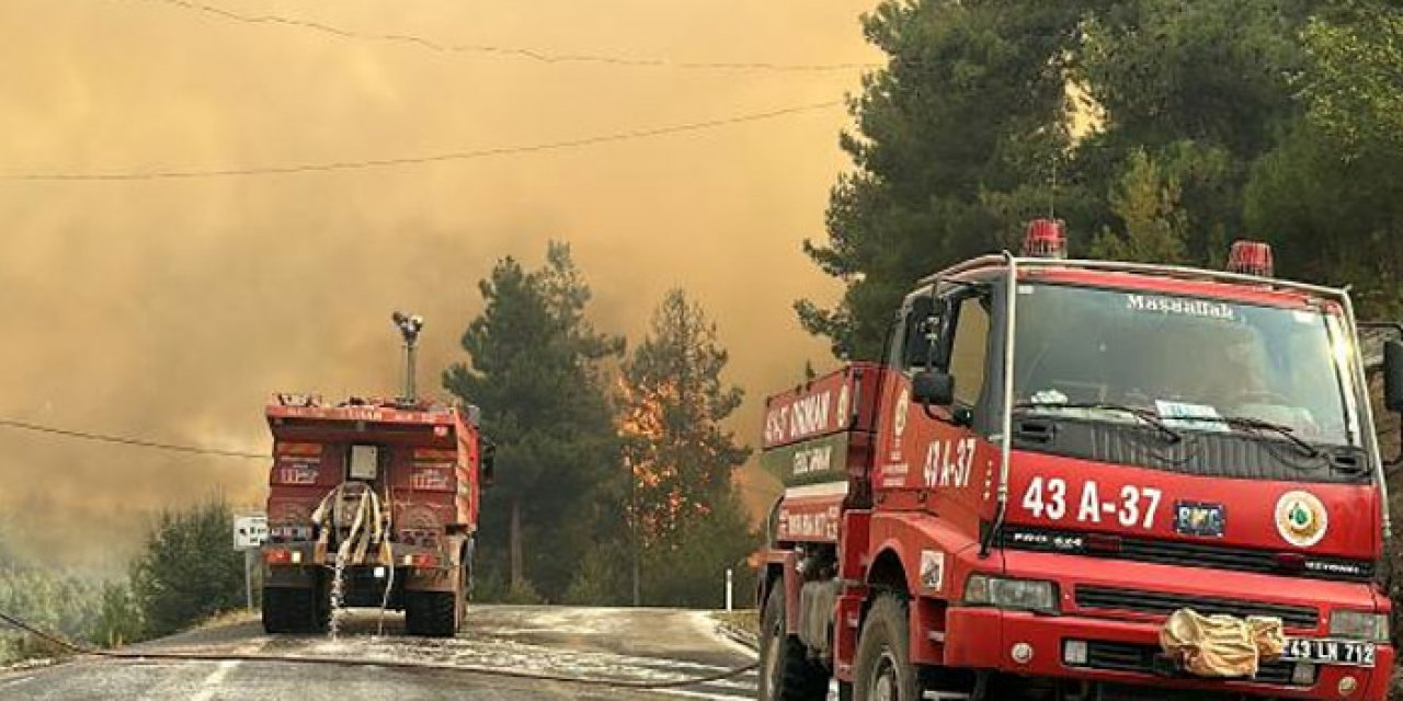 Kütahya'daki orman yangını köyleri tehdit ediyor