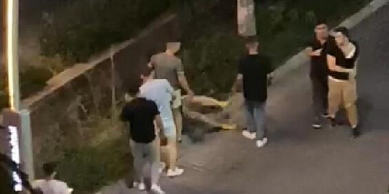 Cadde ortasında iki grup arasında kavga