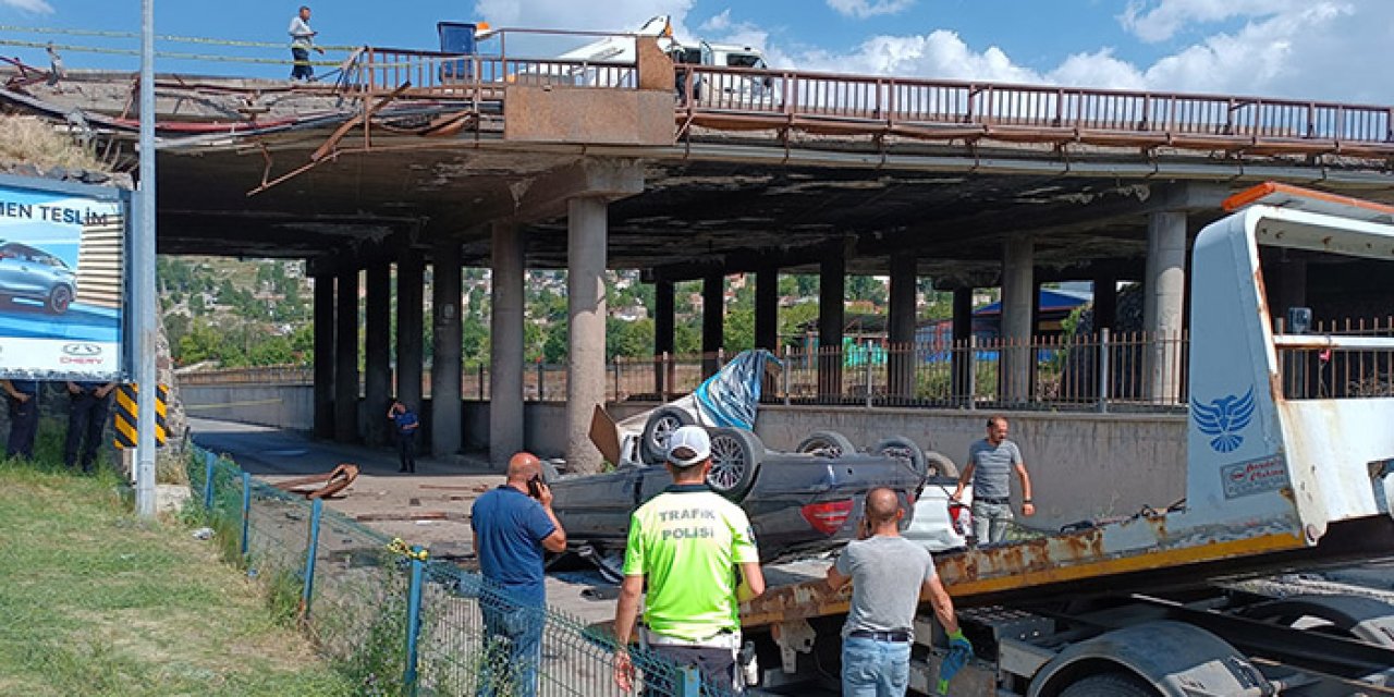 Kamyonet ve otomobil köprüden uçtu: 1 çocuk 3 yaralı