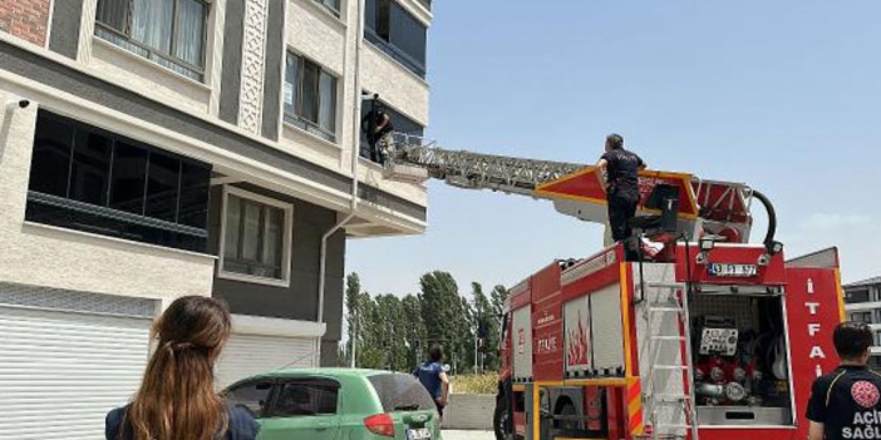 1 yaşındaki çok evde kilitli kaldı; itfaiye yardıma koştu