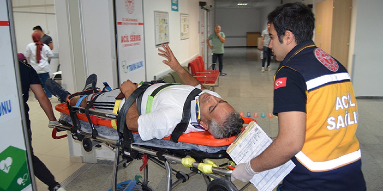 Minibüs ile otomobil çarpıştı: 7 yaralı