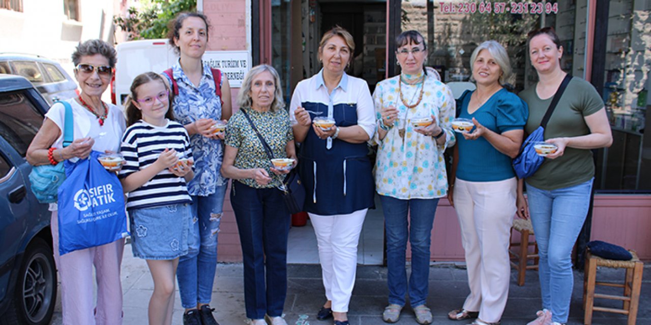 Çölyak Derneği tarafından glütensiz aşure ikramında bulunuldu