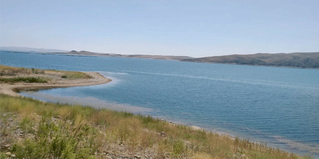 Hirfanlı Baraj Gölü'nde yelken yarışı