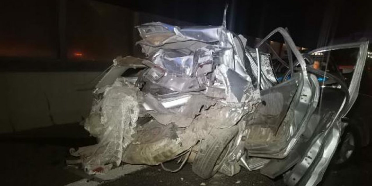 Kamyon duran araca çarptı: 1 ölü