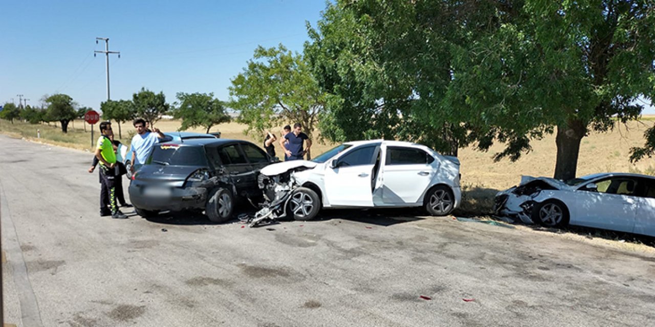 Meydana gelen zincirleme kazada 3 kişi yaralandı