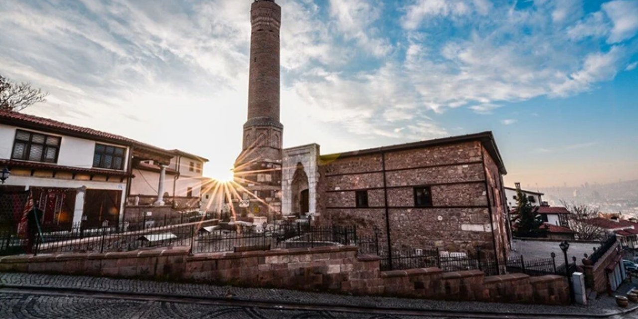 Ankara’nın en eski camilerinden birisi: 600 yıllık tarih kokan cami