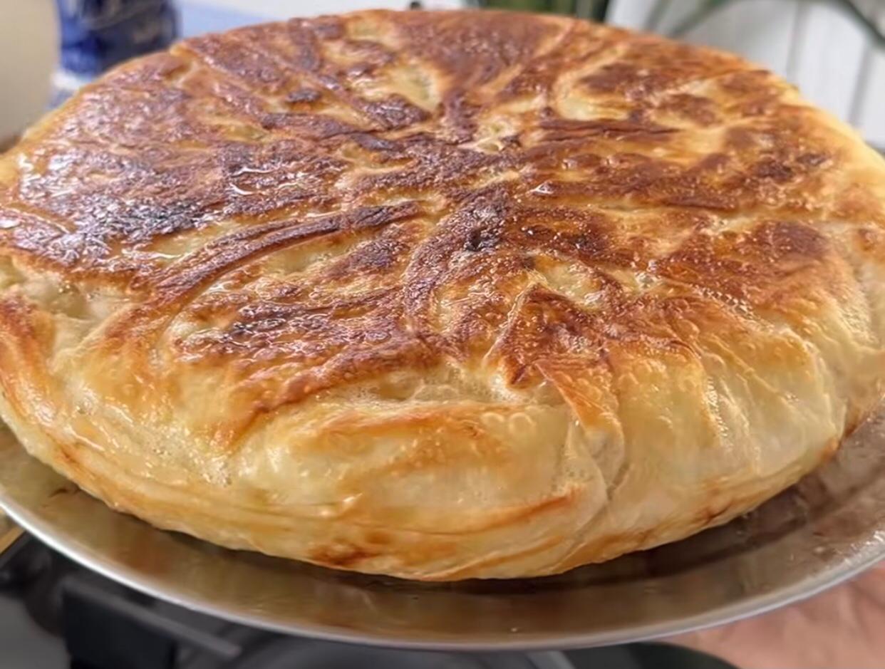 Bildiğiniz Bütün Börek Tariflerini Unutun: 10 Dakikada 2 Yufka İle Börek Tarifi