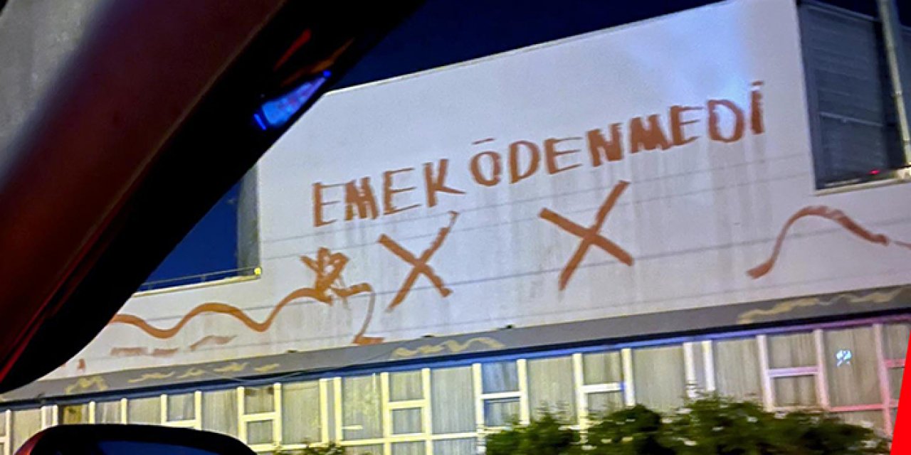 Parasını alamayan ustadan ilginç protesto