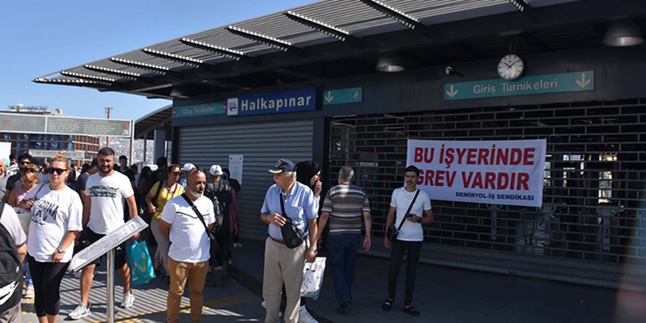 İzmir'de demiryolu işçileri grev yaptı