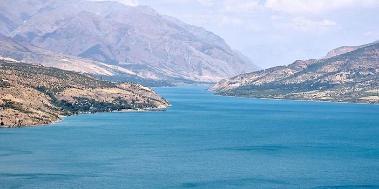 Çarvak Barajı'na insan akını: Sıcaktan bunalanlar buraya!