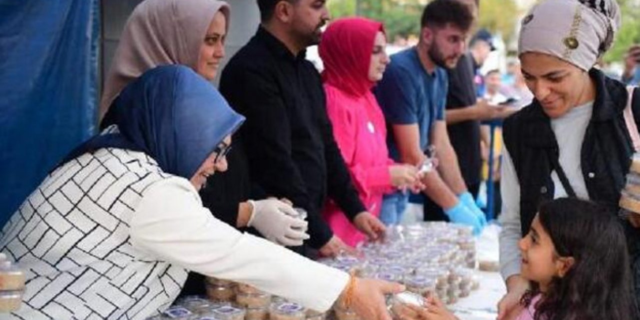 10 bin kişilik aşure dağıtıldı