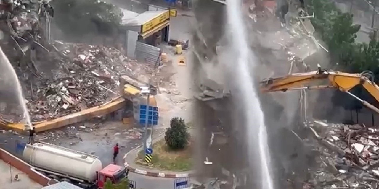 İş makinesi böyle devrildi!