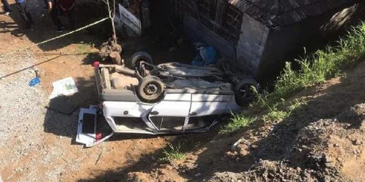 Otomobil evin bahçesine düştü: 3 ölü 2 yaralı