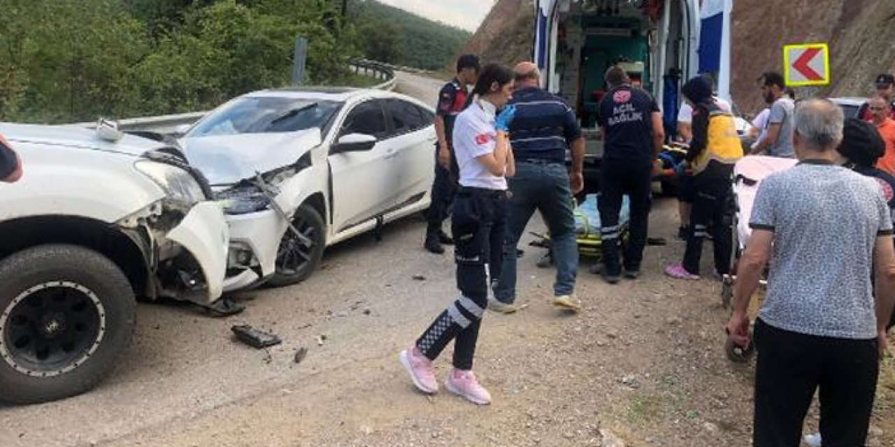 Bursa'da feci kaza: 6 kişi yaralandı