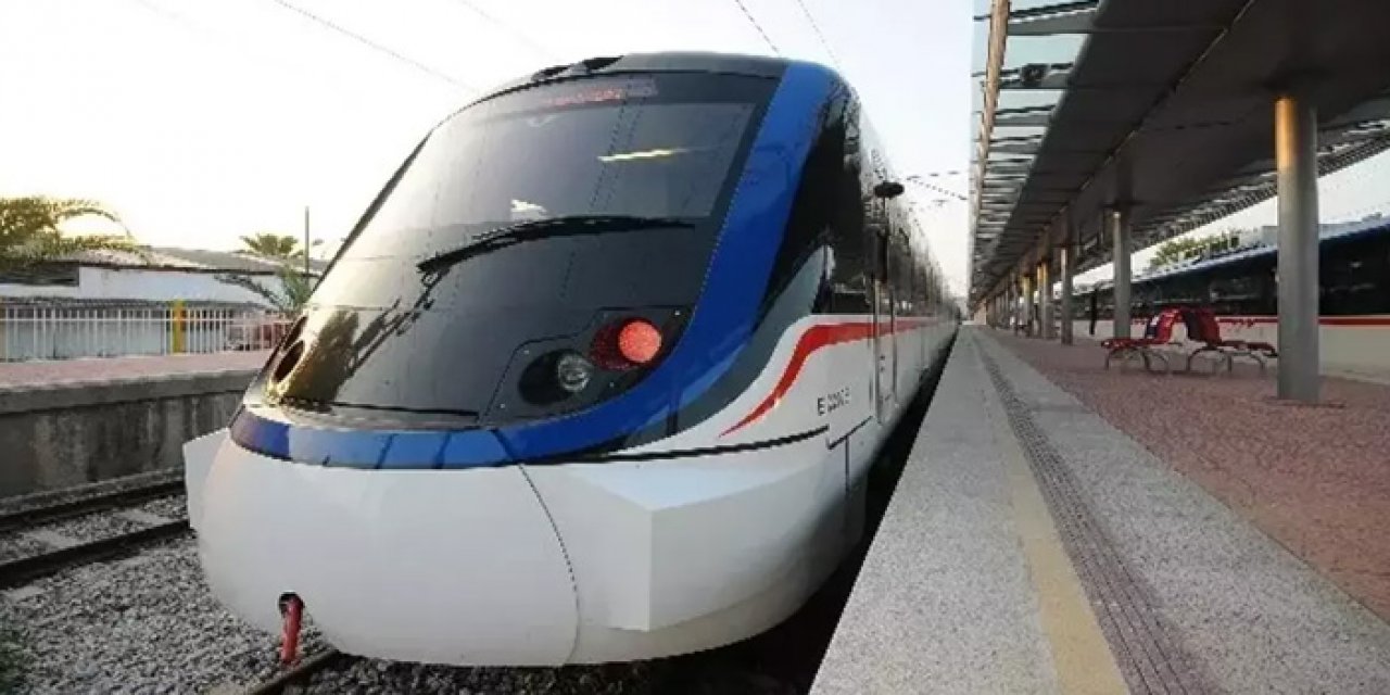 İzmir'de metro ve tramvay seferleri yarın başlıyor