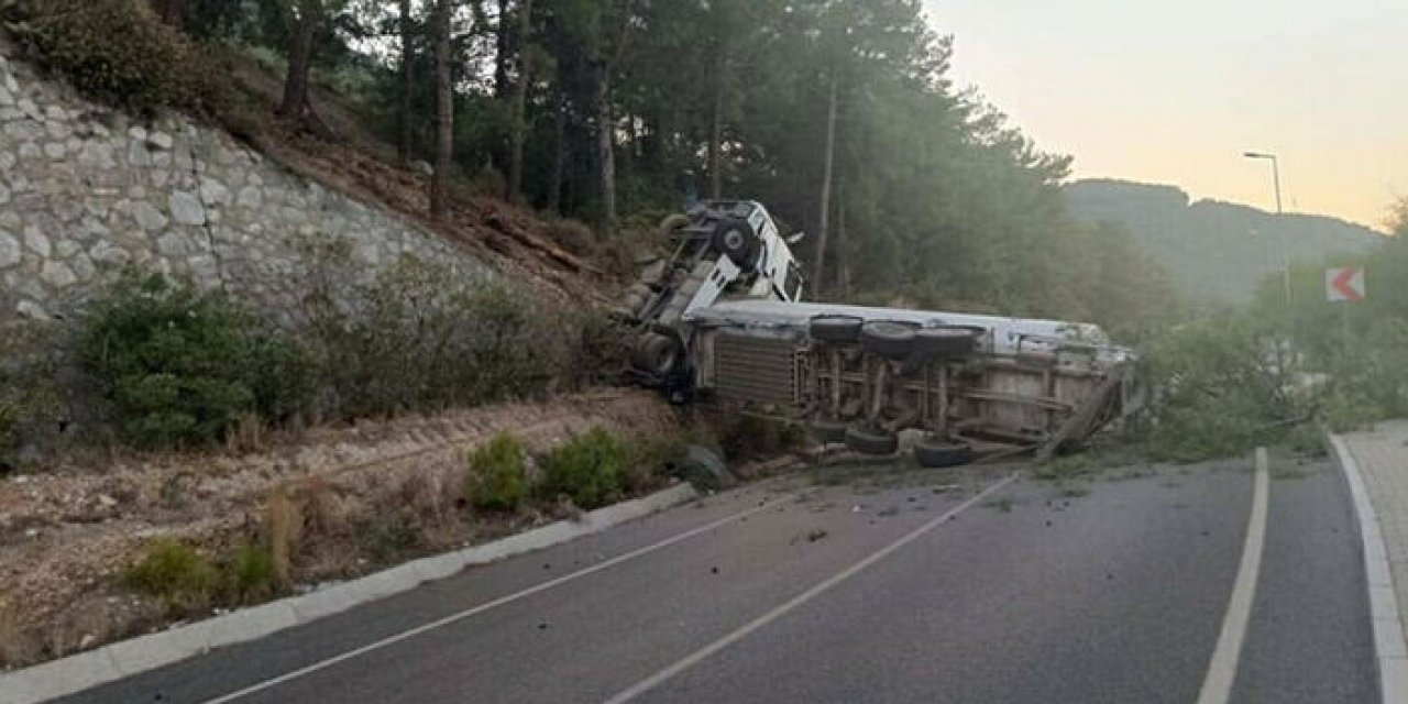 Sıvılaştırılmış doğal gaz taşıyan araç devrildi