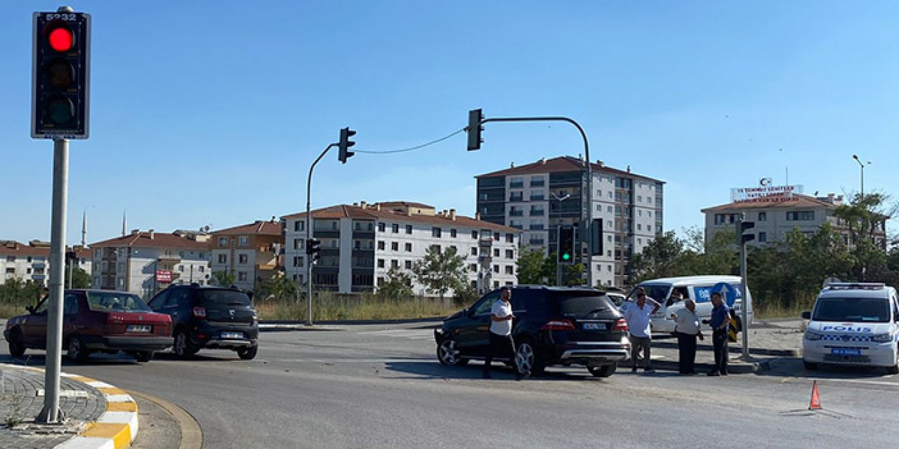 Ankara'da trafik kazası: Işık ihlali kazaya neden oldu
