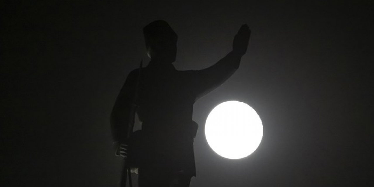 Ankara’da dolunay: Mehmetçik Anıtı’nda kartpostallık görüntü