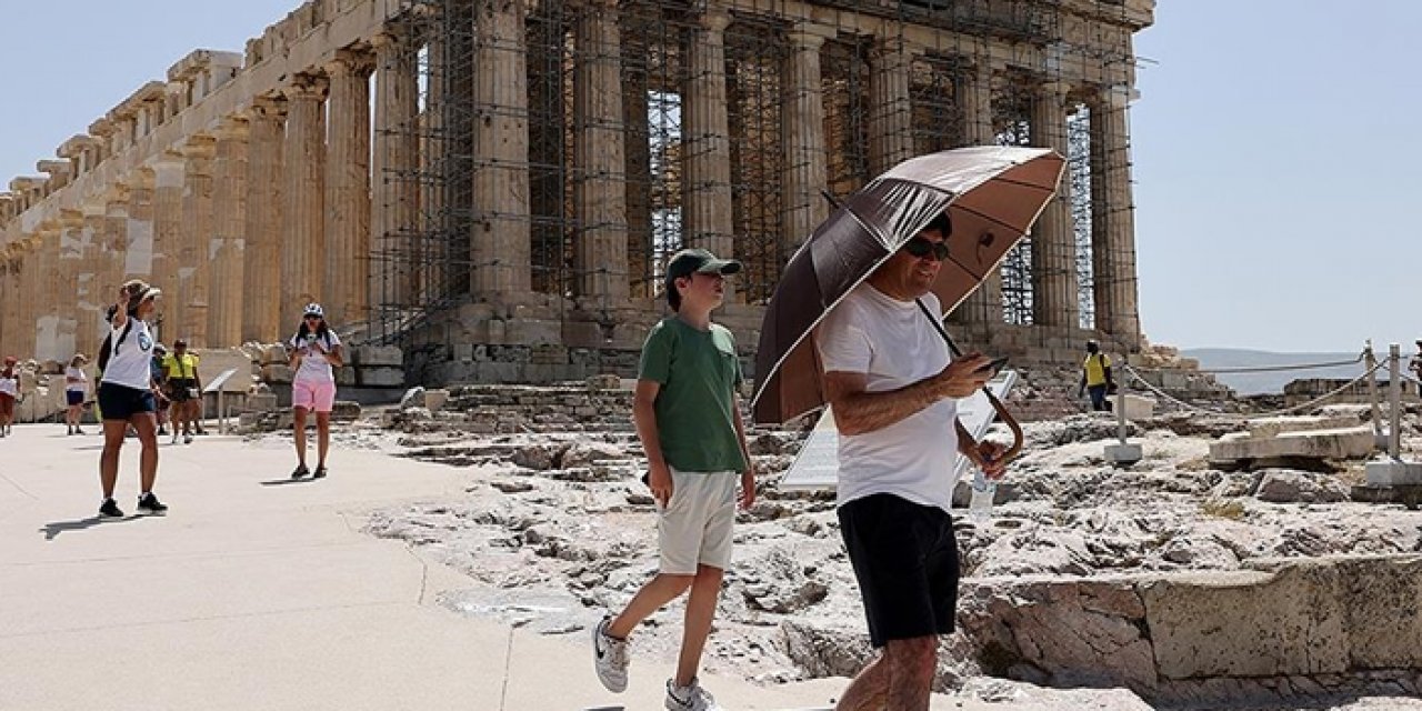 Yunanistan tarihi anıtına ziyaretçi sınırı getiriyor