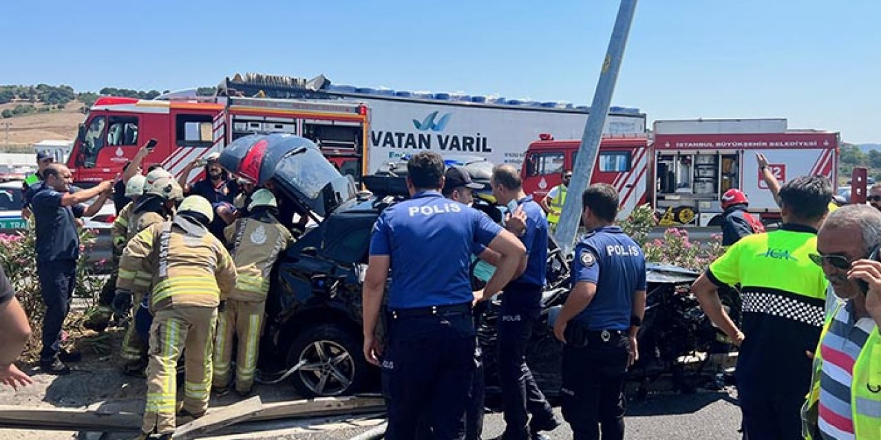 Lastiği patladı, cipe çarptı: 5 yaralı