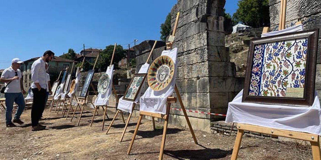 Antik kentteki figürler çini sanatıyla buluştu